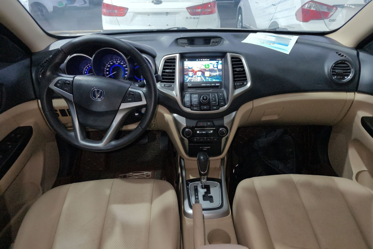 长安 逸动 2015款 1.6L 自动豪华型中控内饰12