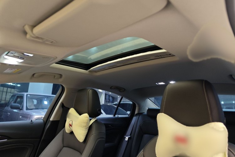 别克 君威 2024款 25T 超享版中控内饰7002