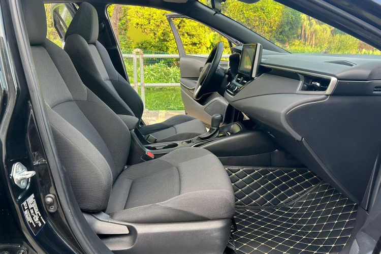 丰田 雷凌 2021款 双擎 1.8H E-CVT豪华版中控内饰7008