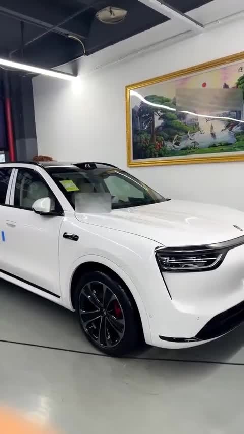 鸿蒙智行 问界M8 2025款 增程 Ultra版 53.4kWh 5座版讲解1