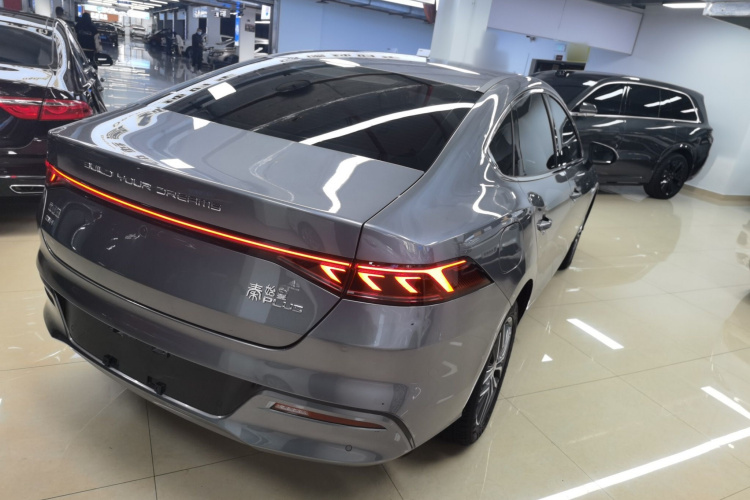 比亚迪 秦PLUS 2024款  荣耀版 DM-i 120KM超越型车身外观6005