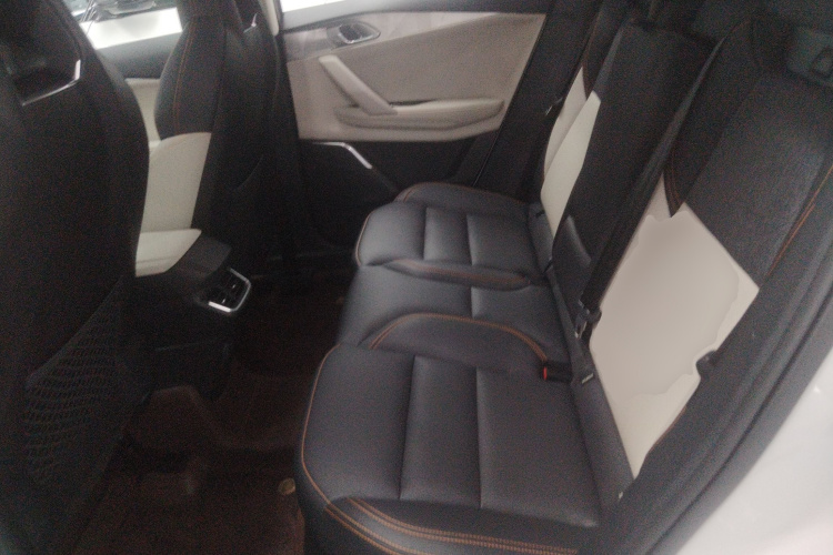 领克06 EM-P 2023款 1.5T Remix PHEV Pro中控内饰21