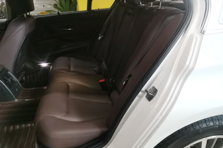 宝马3系 2019款 320Li 时尚型中控内饰21