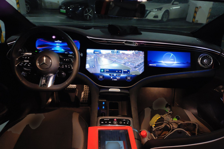 奔驰EQE AMG 2023款 AMG EQE 53 4MATIC+中控内饰12