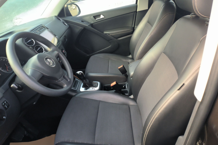 大众 途观 2017款 300TSI 自动两驱丝绸之路风尚版中控内饰19