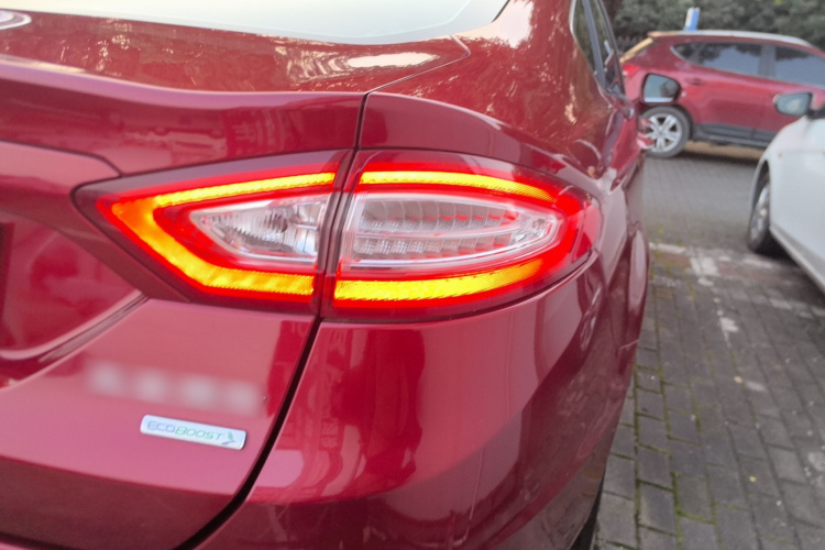 福特 蒙迪欧 2013款 2.0L GTDi200时尚型车身外观9