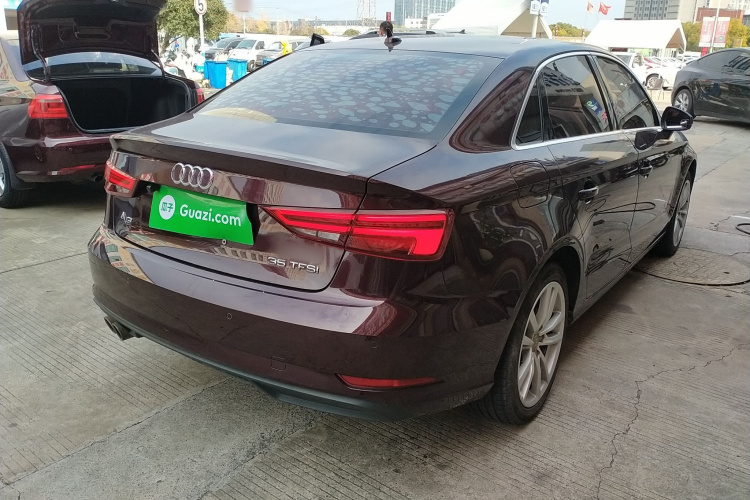 奥迪A3 2018款 30周年年型 Limousine 35 TFSI 进取型车身外观7