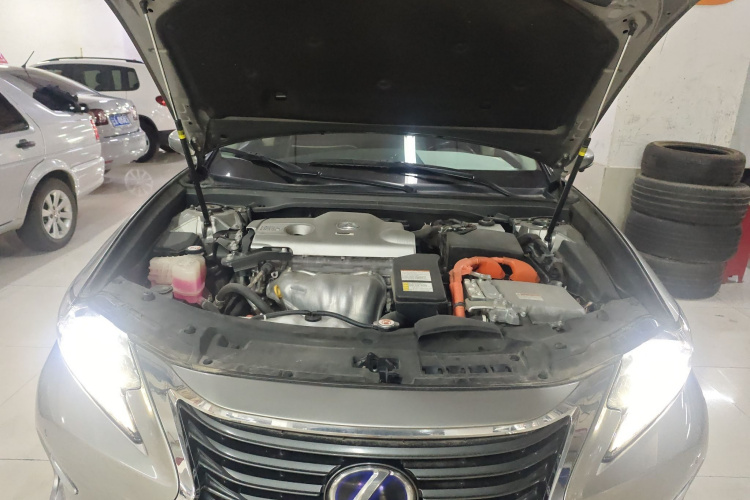 雷克萨斯ES 2015款 300h 舒适版机舱底盘24