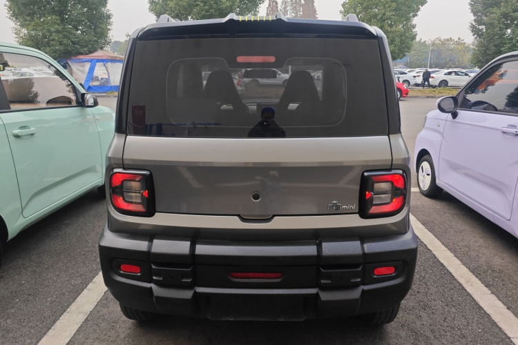 吉利银河 2025款 210km 熊猫骑士车身外观6