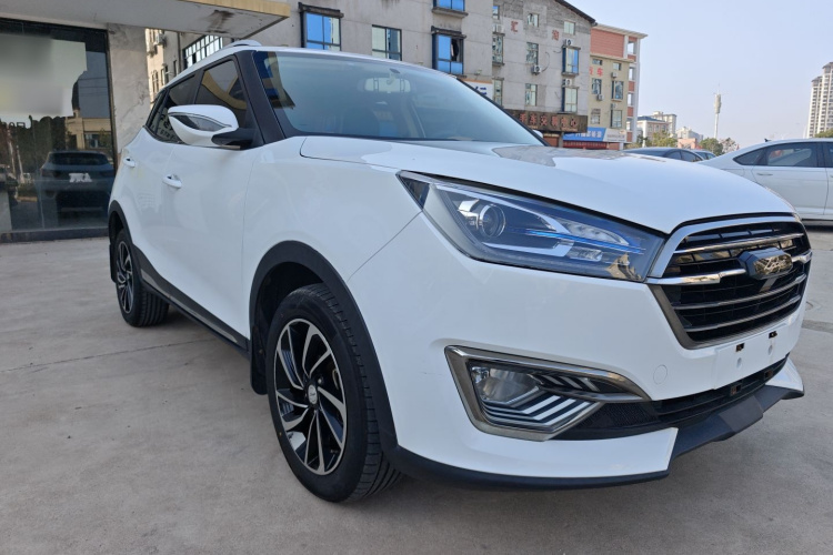 众泰T300 2017款 1.5T CVT尊享型车身外观3