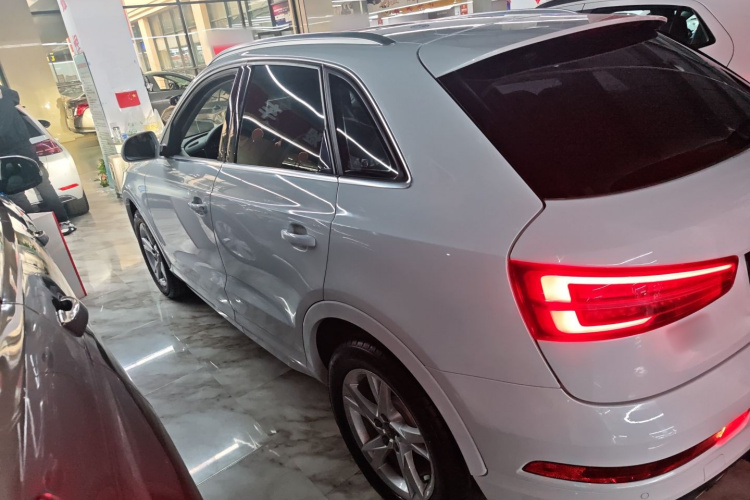 奥迪Q3 2018款 30周年年型 30 TFSI 时尚型车身外观4