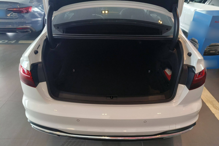 奥迪A4L 2022款 40 TFSI 豪华致雅型中控内饰23