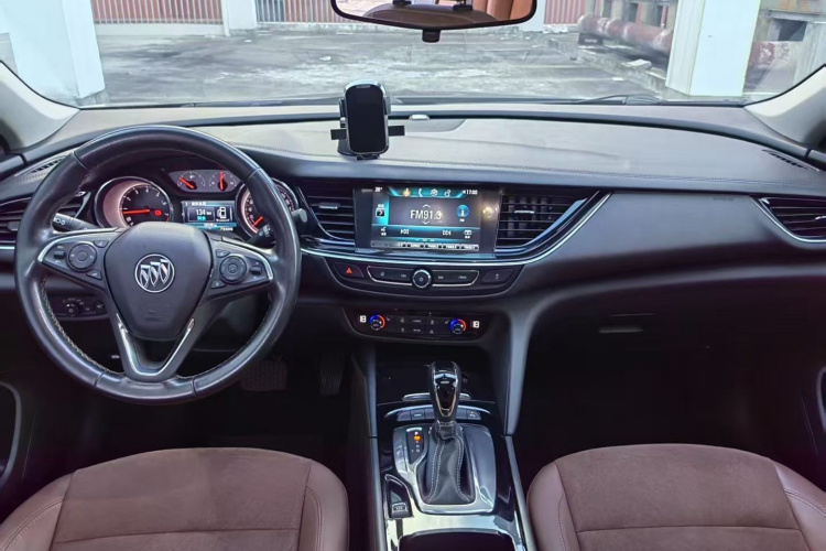 别克 君威 2019款 20T 精英型 国VI中控内饰7001