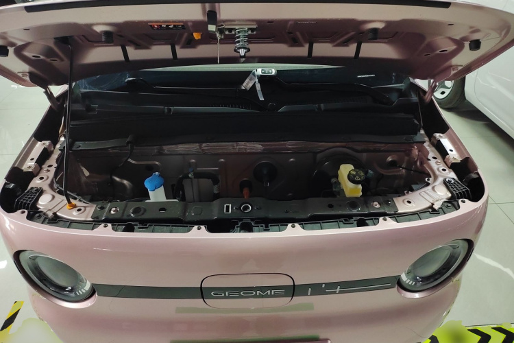 吉利银河 熊猫 2025款 210km 元气熊机舱底盘24