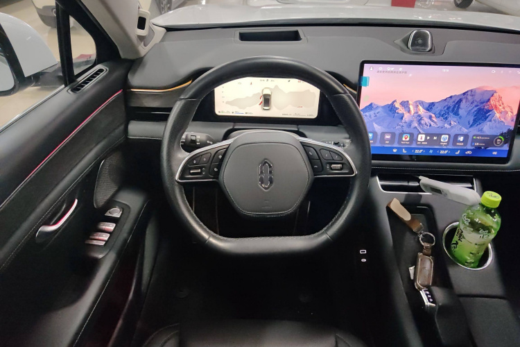 鸿蒙智行 问界M5 2022款 增程四驱性能版中控内饰13