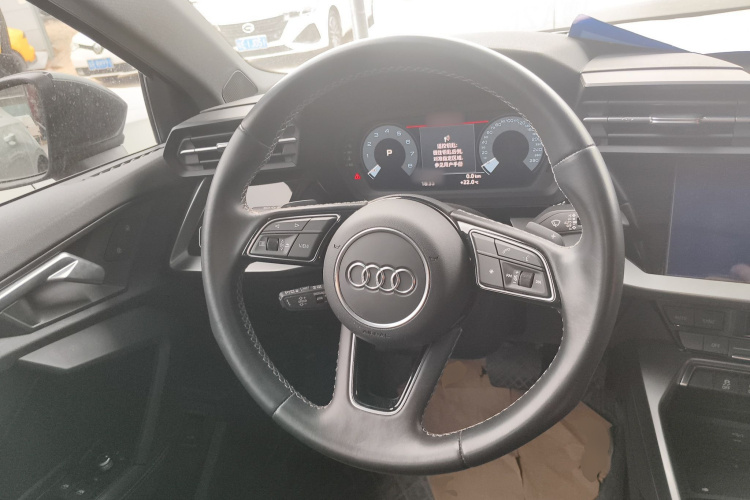 奥迪A3 2022款 A3L Limousine 35 TFSI 时尚运动型中控内饰13