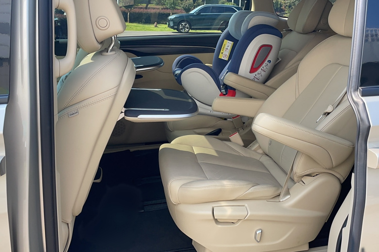 别克GL8 2022款 ES陆尊 653T 尊享型中控内饰7005