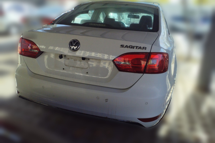 大众 速腾 2014款 1.6L 自动舒适型车身外观6