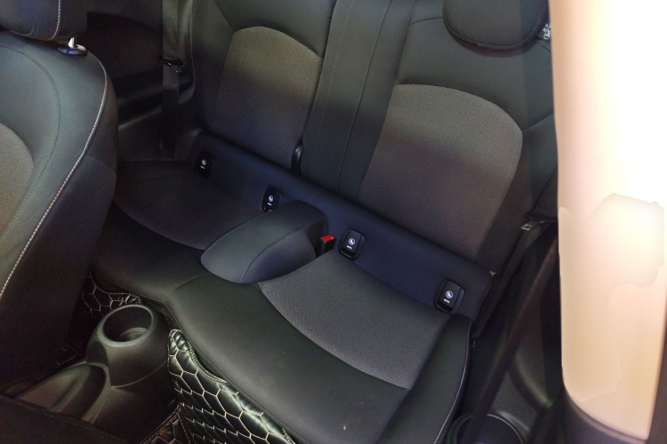 MINI 2020款 1.5T ONE中控内饰7004