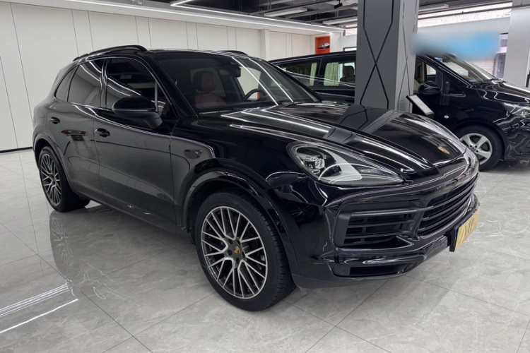 保时捷 2019款 Cayenne 3.0T车身外观6010