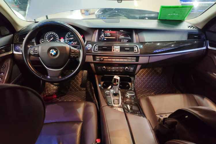 宝马5系 2017款 525Li 豪华设计套装中控内饰12