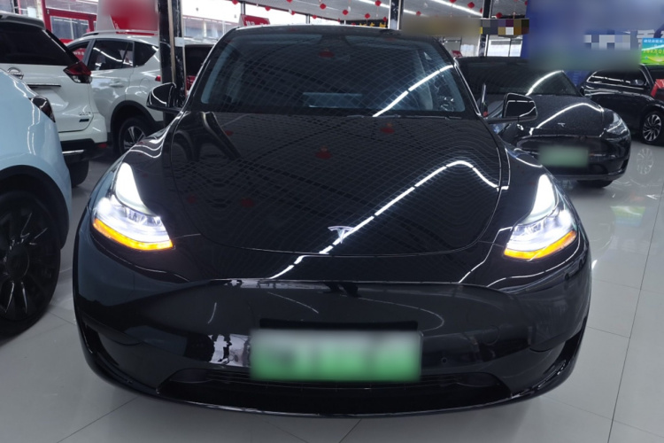 特斯拉 Model Y 2022款 改款 后轮驱动版车身外观2