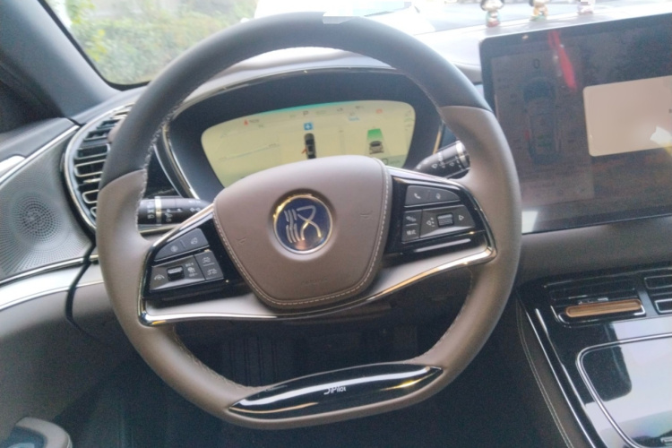 比亚迪 汉 2022款 DM-i 121KM 尊荣型中控内饰13