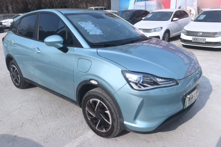 哪吒汽车 哪吒V 2021款 长续航娱乐版升级型车身外观3