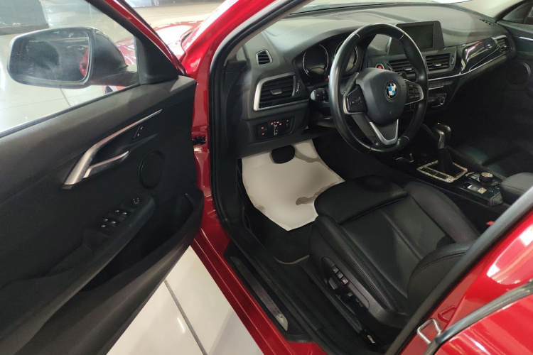 宝马1系 2018款 118i 运动型中控内饰20