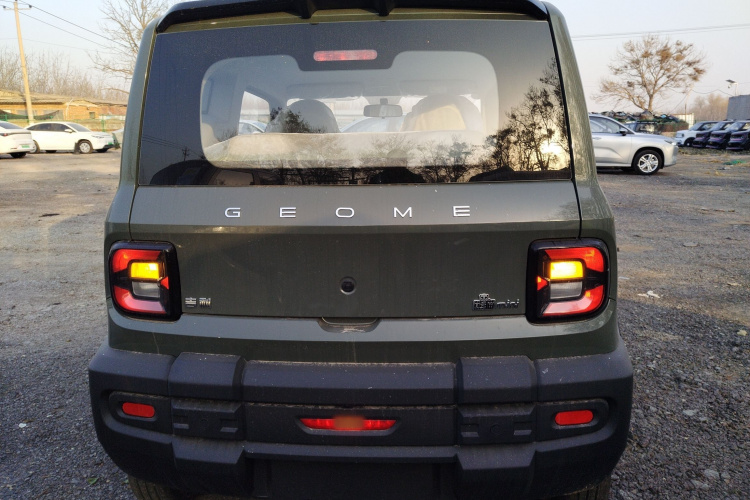 吉利银河 2025款 210km 熊猫骑士车身外观6