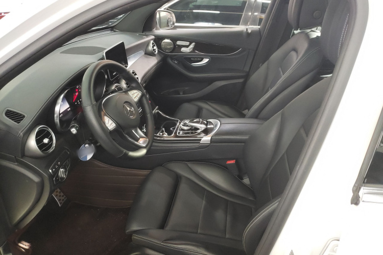 奔驰GLC 2017款 GLC 260 4MATIC 豪华型中控内饰19
