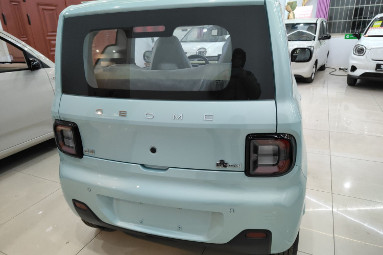 吉利银河 2024款 熊猫mini 200km 耐力熊车身外观6