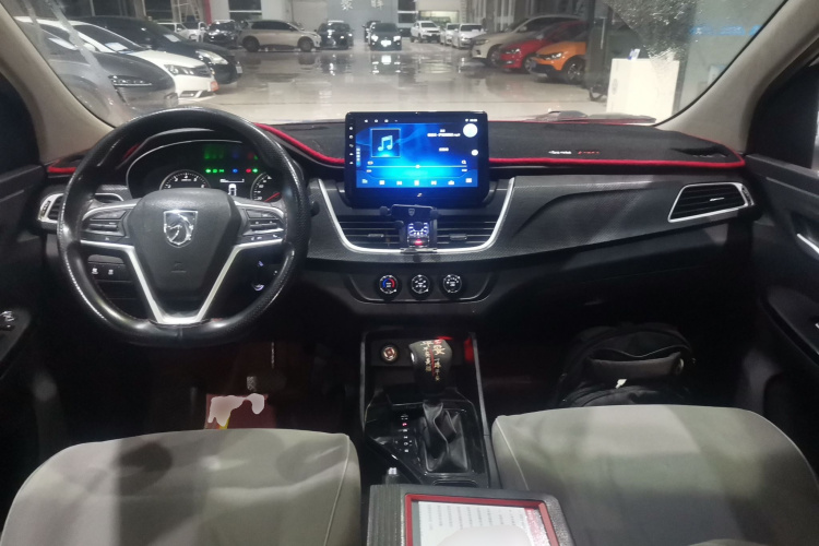 宝骏730 2019款 1.5T CVT时尚型 7座 国VI中控内饰12