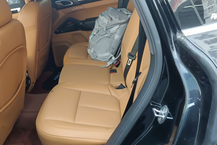 保时捷 2011款 Cayenne 3.0T中控内饰7004