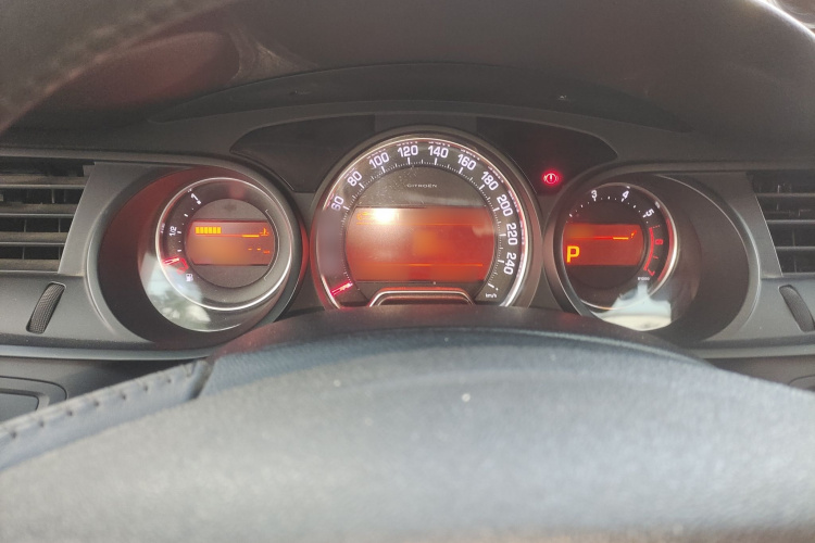 雪铁龙C5 2014款 2.0L 自动尊享型局部细节14