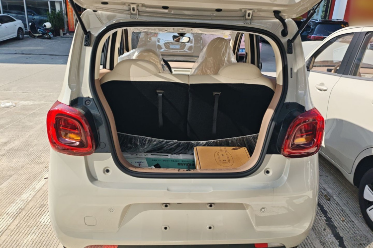 五菱汽车 宏光MINIEV 2025款 四门版 进阶款机舱底盘23