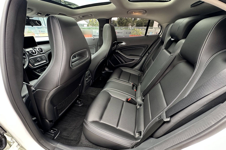 奔驰GLA 2018款 GLA 200 时尚型中控内饰7005