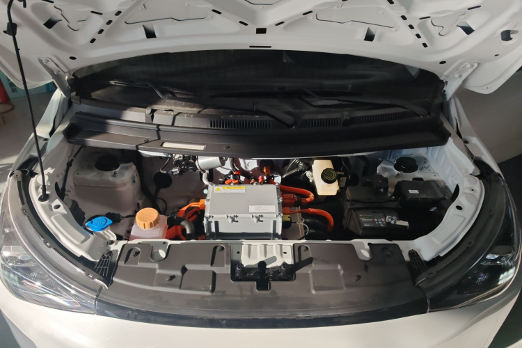 凯翼拾月 2026款 Mate 305km 国轩踏浪版机舱底盘24