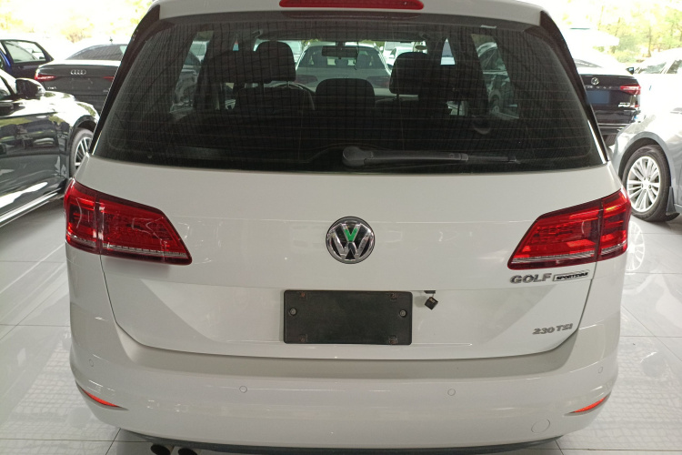 大众 高尔夫·嘉旅 2016款 230TSI 自动进取型车身外观6