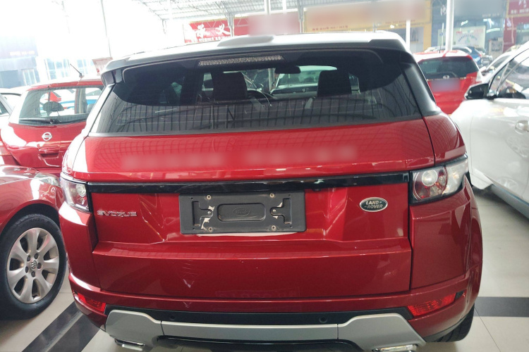 路虎 揽胜极光(进口) 2015款 2.0T 5门耀动版车身外观6004