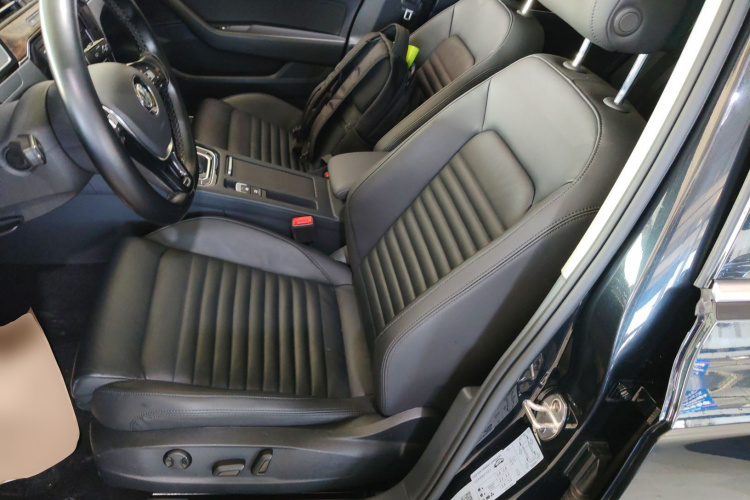 大众 迈腾 2019款 330TSI DSG 豪华型 国VI中控内饰19