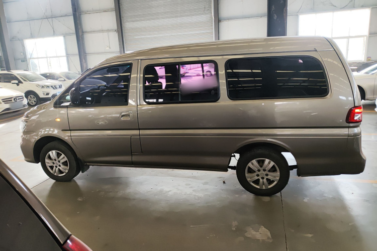 东风风行 菱智 2019款 M5L 1.6L 7座标准型 国VI车身外观6003