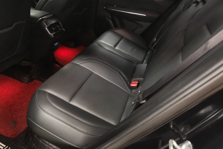 领克01 2021款 2.0TD 两驱型Pro中控内饰7004