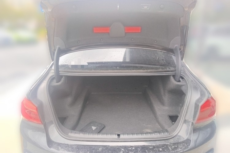 宝马5系 2019款 525Li M运动套装中控内饰23