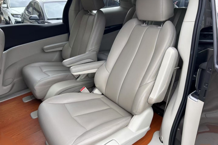 别克GL8 2023款 陆上公务舱 舒适型中控内饰7003