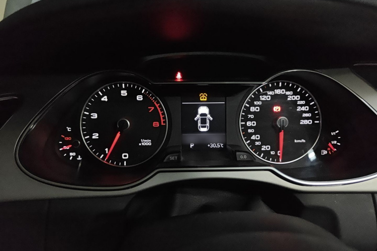 奥迪A4L 2013款 35 TFSI 自动标准型局部细节14