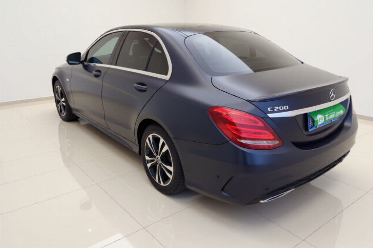 奔驰C级 2017款 改款 C 200 运动版车身外观5