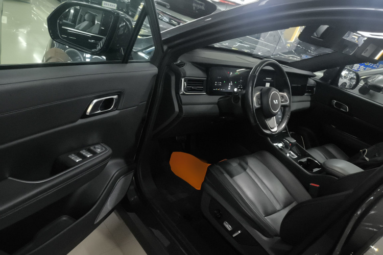 理想汽车 理想ONE 2020款 增程6座版中控内饰20