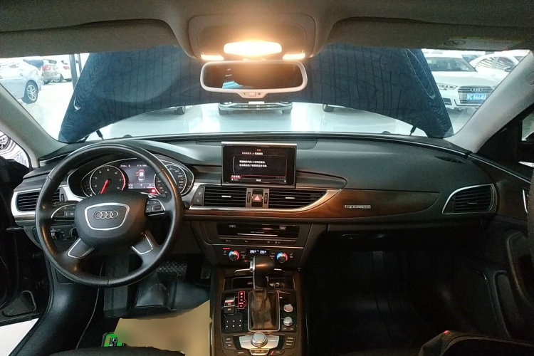 奥迪A6L 2015款 35 FSI quattro 舒适型中控内饰12