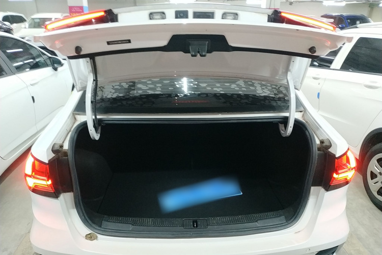 荣威i5 2021款 1.5L CVT铂金版局部细节23